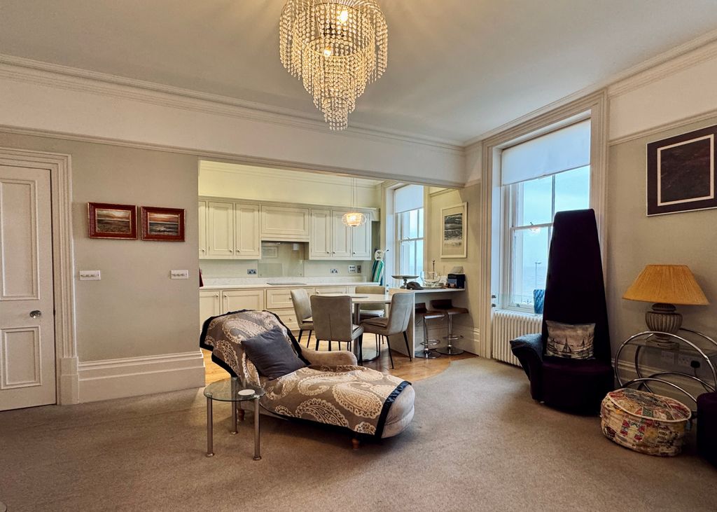Additional image 4 of 2 bed flat to rentHeene Terrace, Worthing BN11