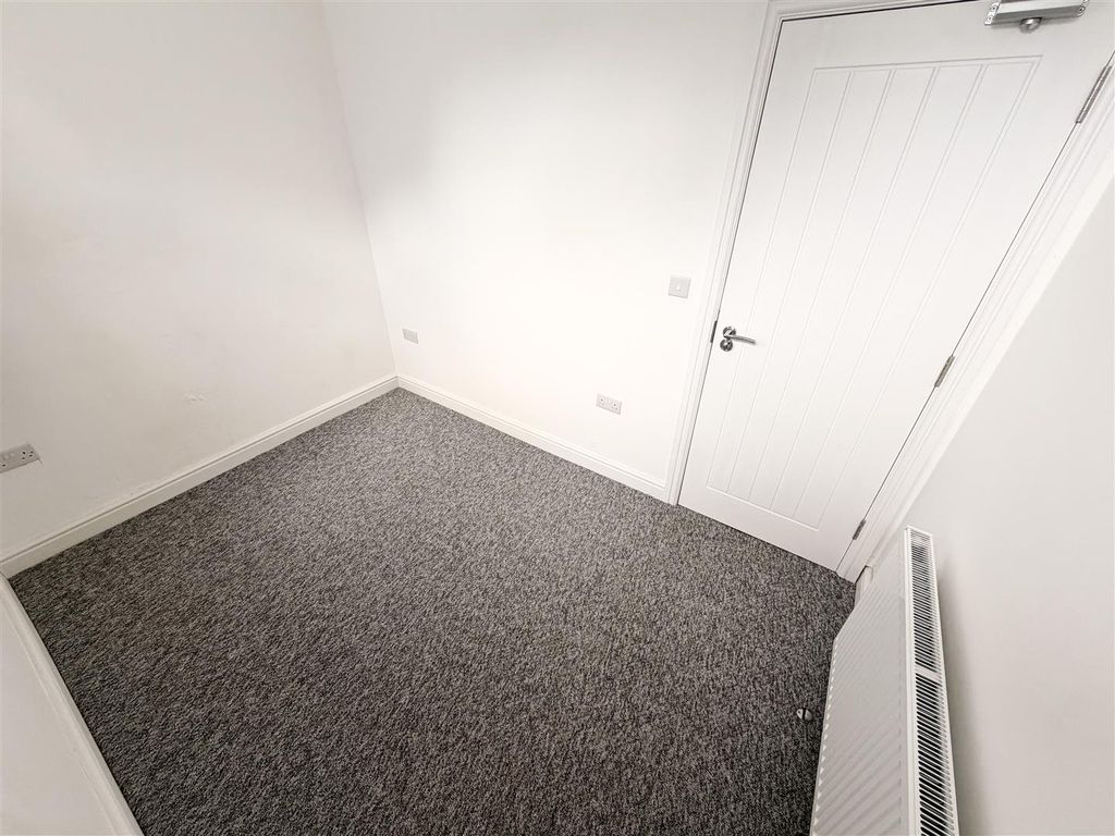 Additional image 9 of Room to rentHMO Property, Commercial Street, Senghenydd, Caerphilly CF83