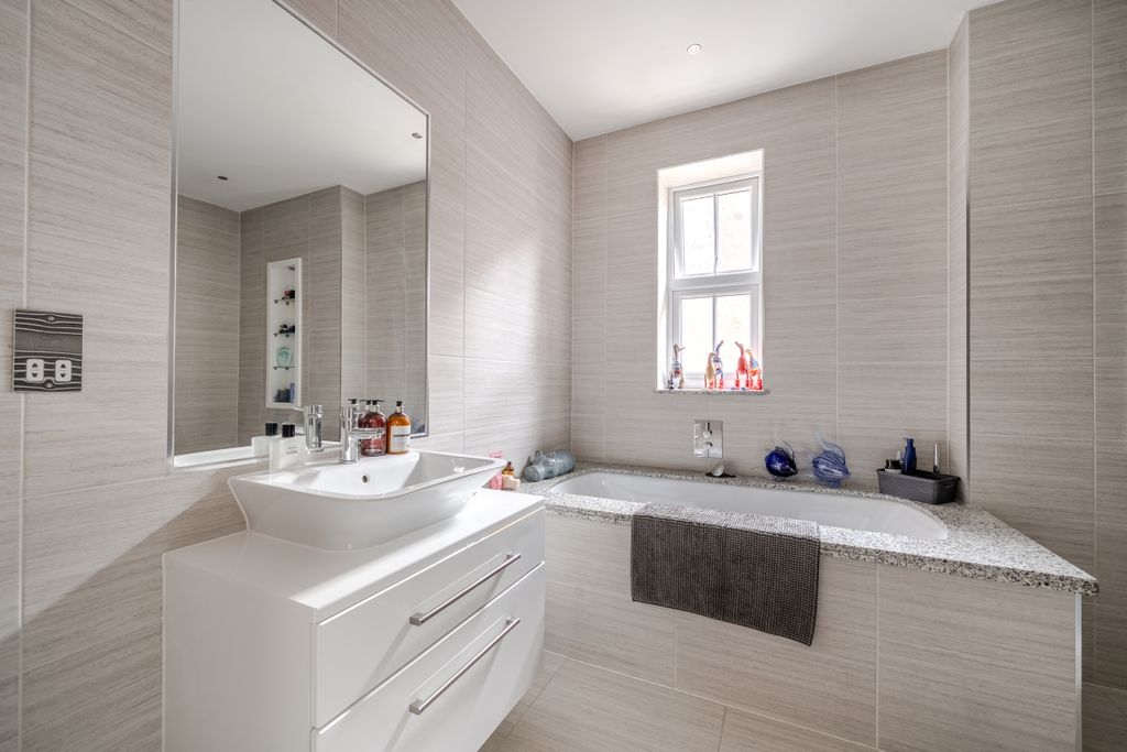 Additional image 23 of 5 bed detached house to rentPelling Hill, Old Windsor, Windsor SL4