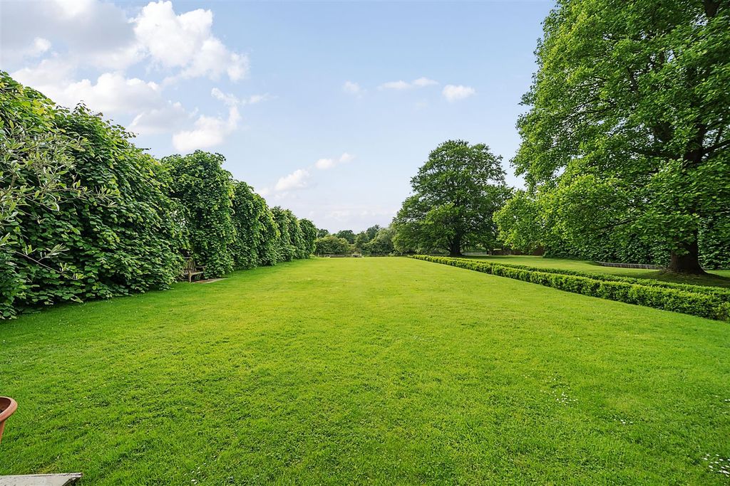 Additional image 45 of 6 bed detached house to rentPelhams Walk, Esher KT10