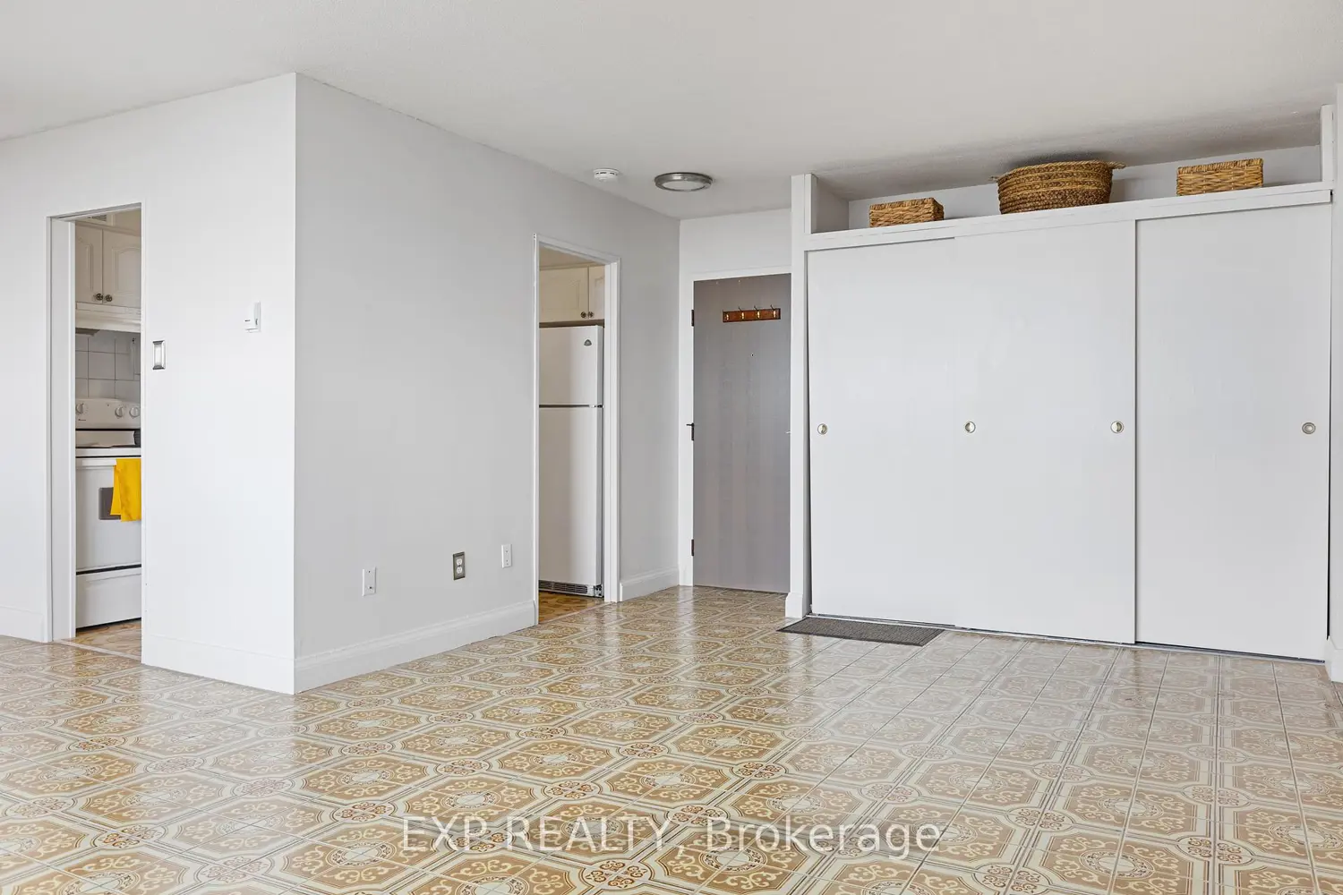 Additional image 5 of 3390 Weston Road 2006