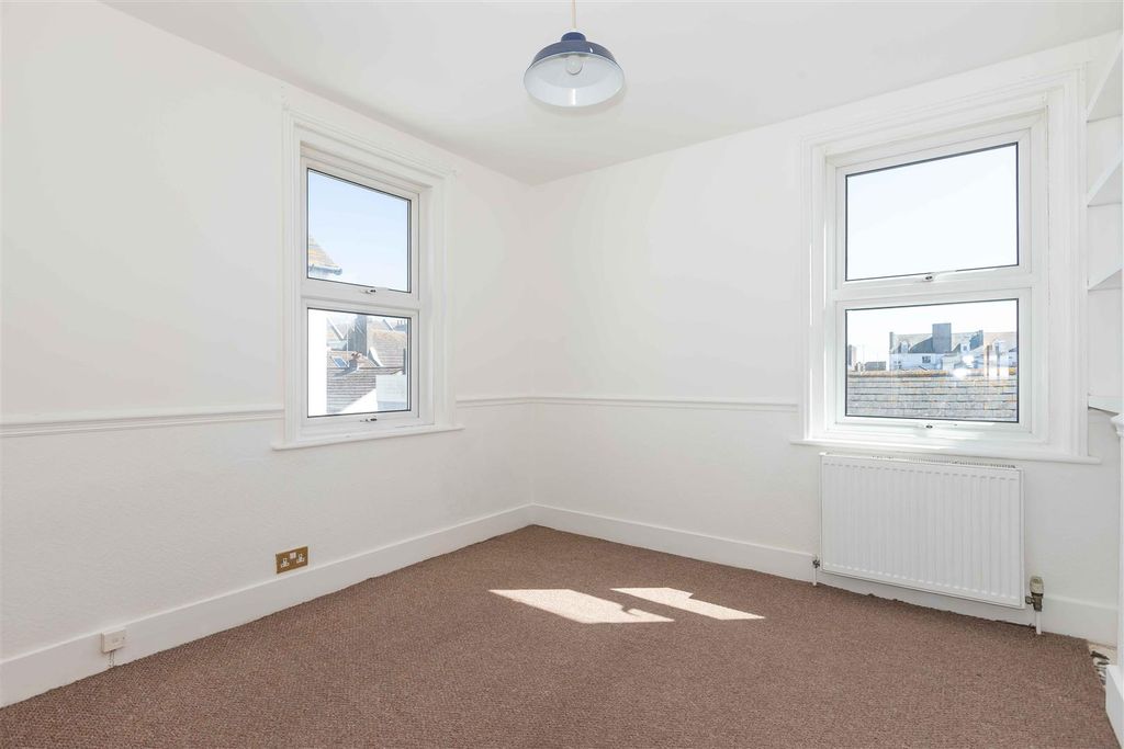 Additional image 10 of 3 bed maisonette to rentWestern Row, Worthing BN11