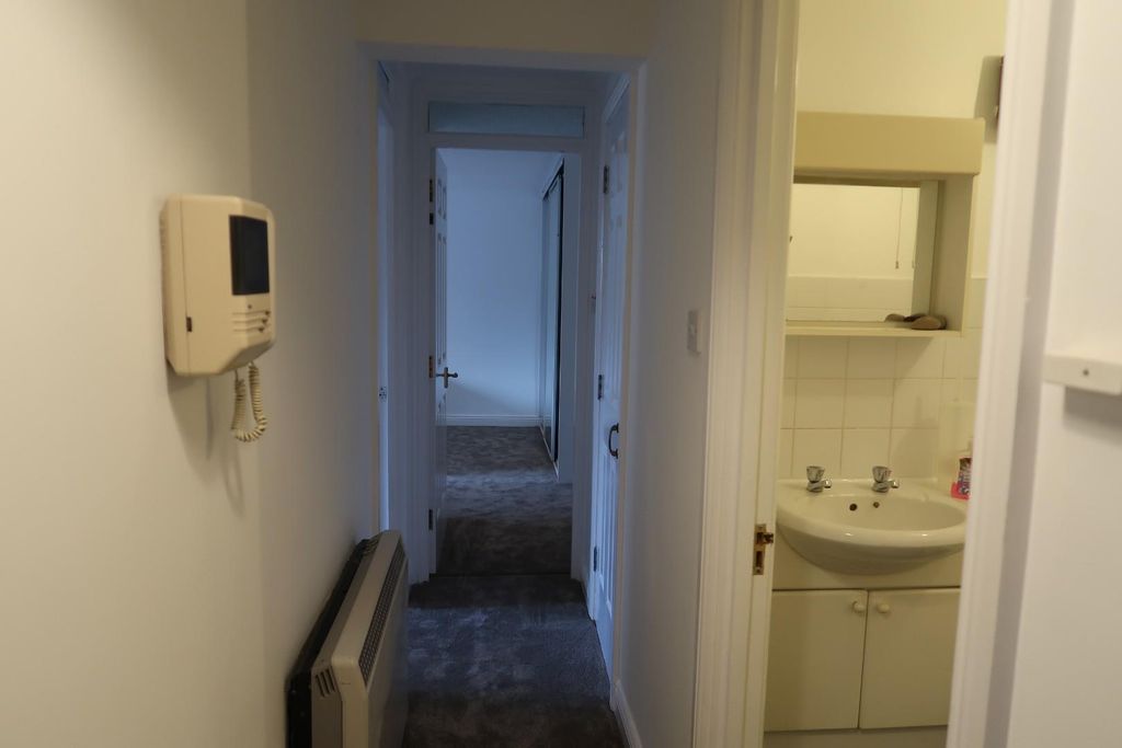 Additional image 2 of 2 bed flat to rentAlexandra Court The Esplanade, Penarth CF64