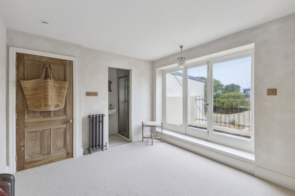 Additional image 10 of 4 bed terraced house to rentLodge Court, The Street, Shoreham-By-Sea BN43