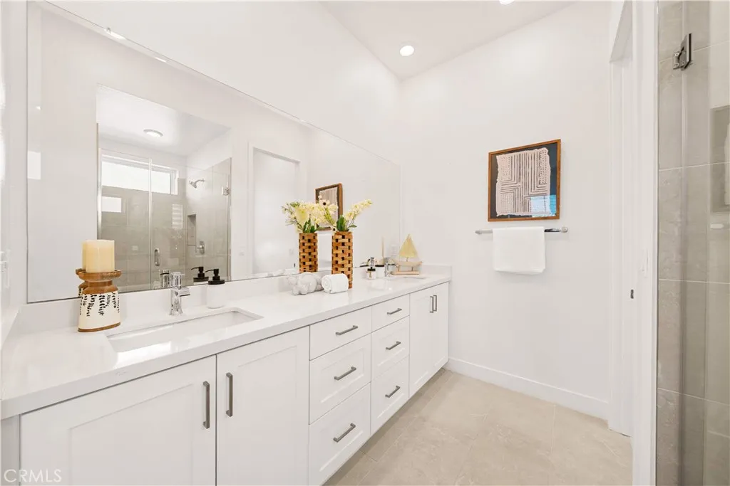 Additional image 35 of 102 Yugen, Irvine, CA 92618