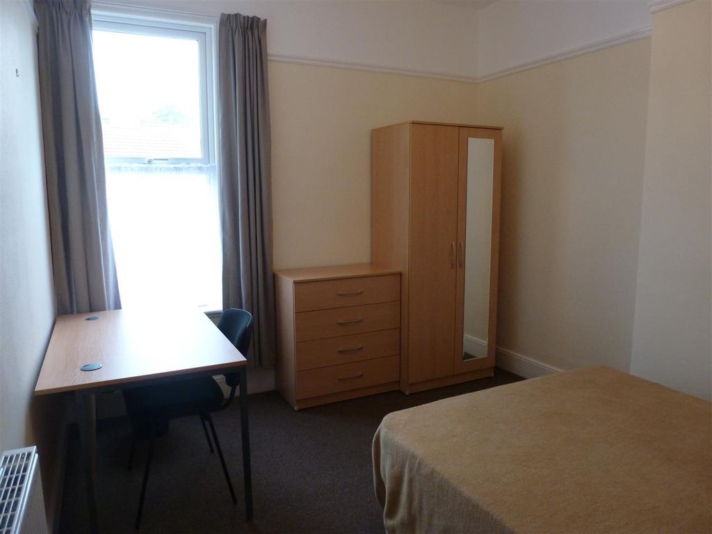 Additional image 27 of 7 bed end terrace house to rentFilton Avenue, Horfield BS7