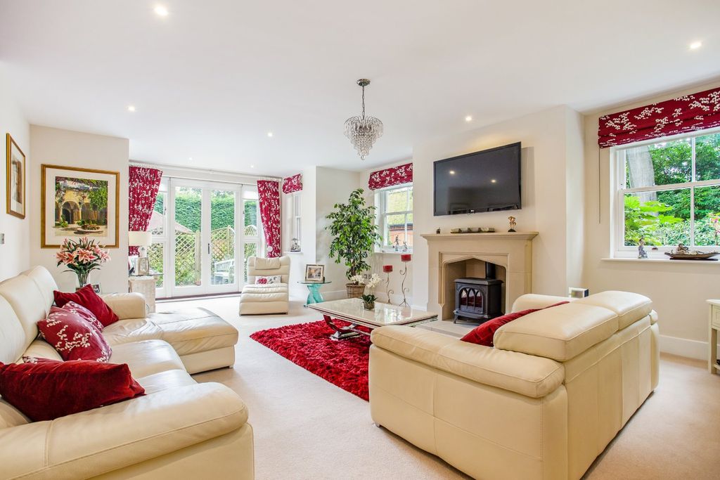Additional image 2 of 3 bed flat to rentRosewood, Burleigh Road, Ascot, Berkshire SL5