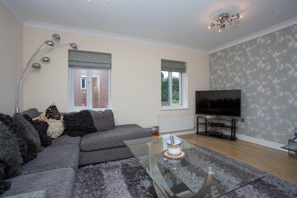 Additional image 10 of 3 bed end terrace house to rentRhiw'r Derwen, Llanharan, Pontyclun CF72