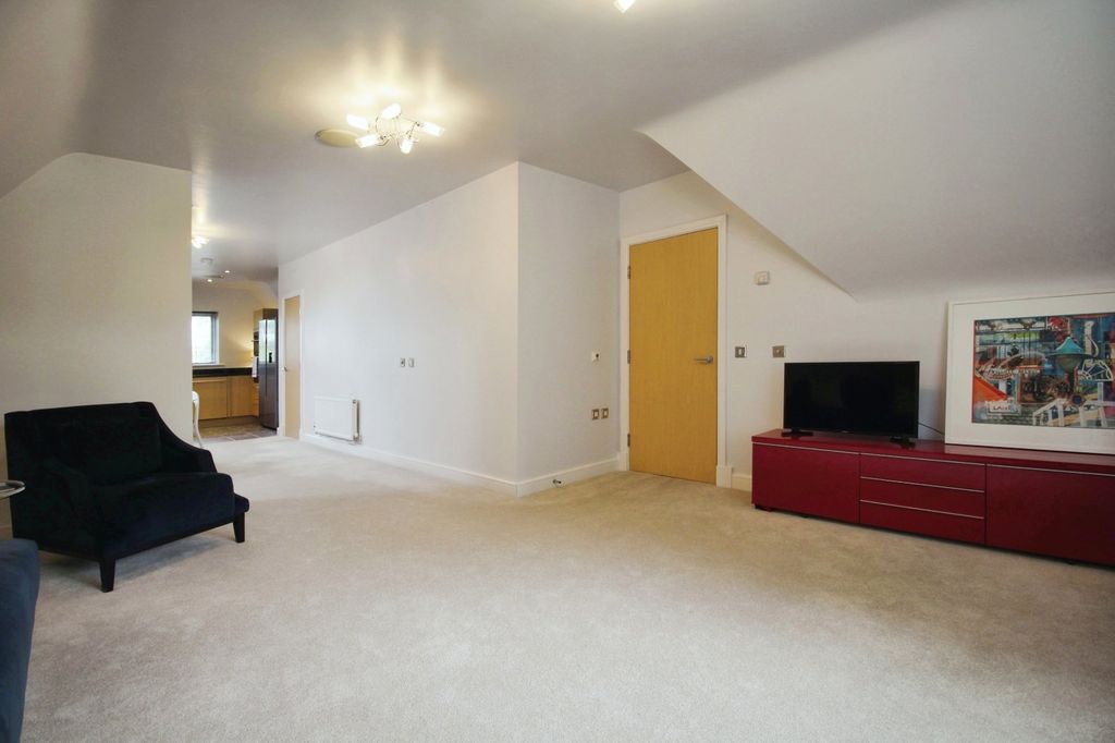 Additional image 8 of 2 bed flat to rentKnutsford Road, Wilmslow, Cheshire SK9