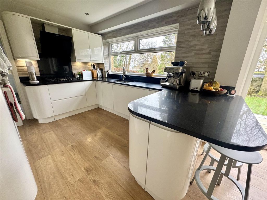 Additional image 3 of 4 bed detached house to rentCauseway Glade, Sheffield S17