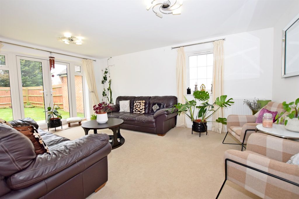 Additional image 2 of 5 bed detached house to rent7 Wellers Close, Felpham, Bognor Regis, West Sussex PO22