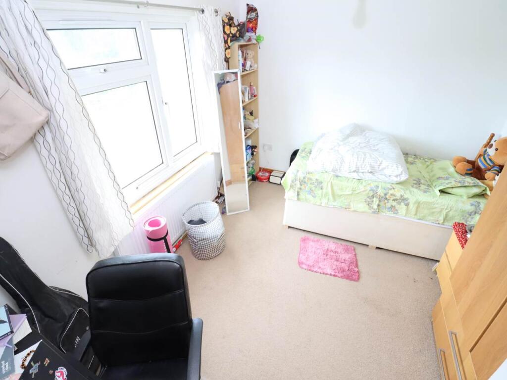 Additional image 8 of Pond Croft, Hatfield, 