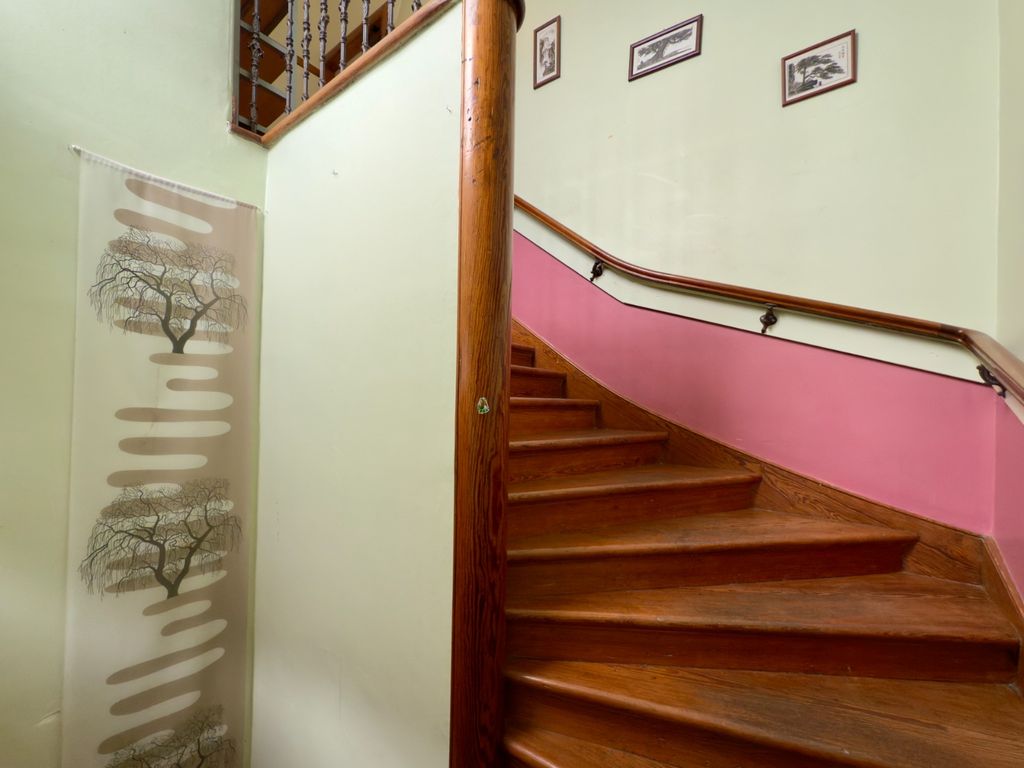 Additional image 2 of 4 bed flat to rentRoyal Crescent, Dunoon, Argyll & Bute PA23