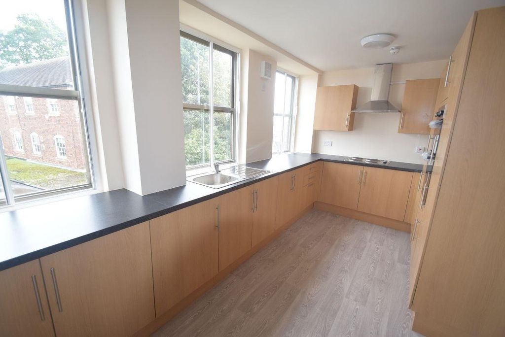 6 bed flat to rentBellmans Yard, High Street, Newport TF10