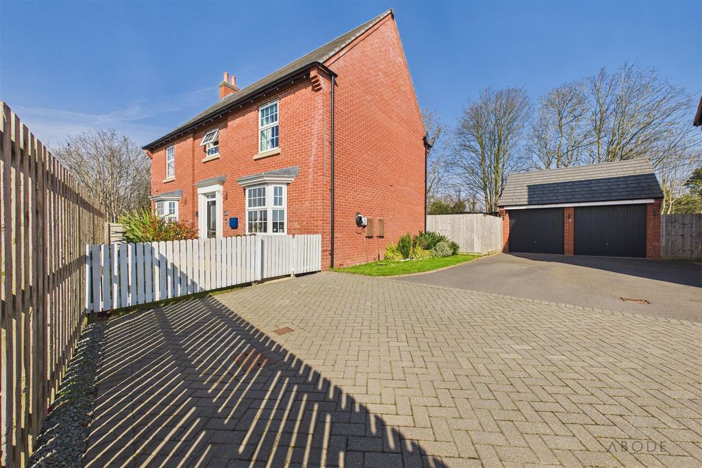 5 bed detached house to rentGalloway Road, Drakelow, Burton-On-Trent DE15