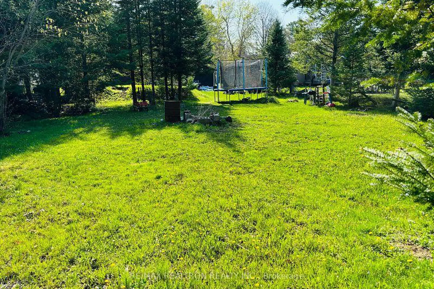 Additional image 5 of 2439 Wallace Avenue