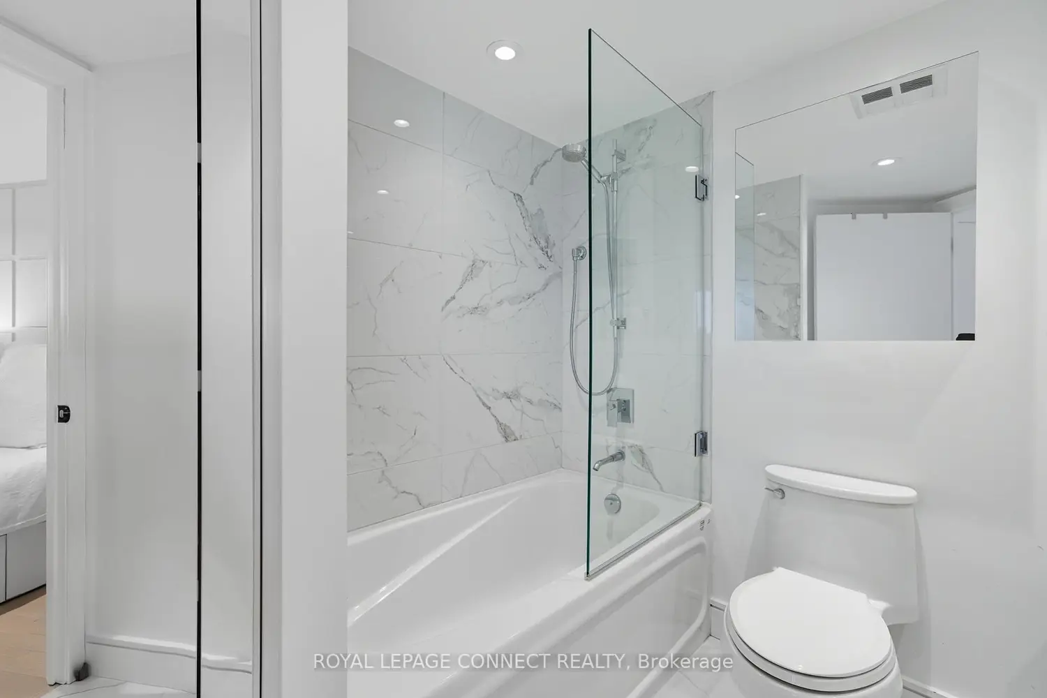 Additional image 11 of 208 Queens Quay 1504