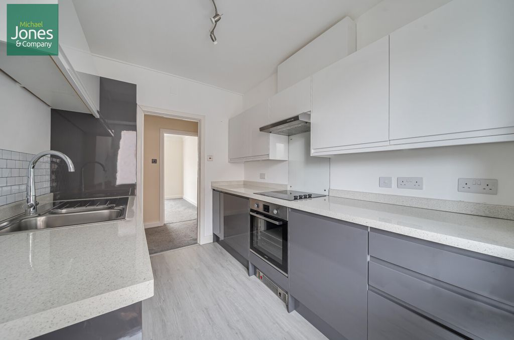 Additional image 8 of 2 bed flat to rentWinchelsea Gardens, Worthing, West Sussex BN11