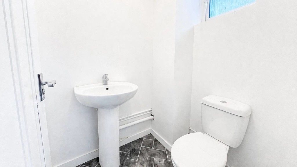 Additional image 10 of 4 bed end terrace house to rentWhinbank, Livingston EH54