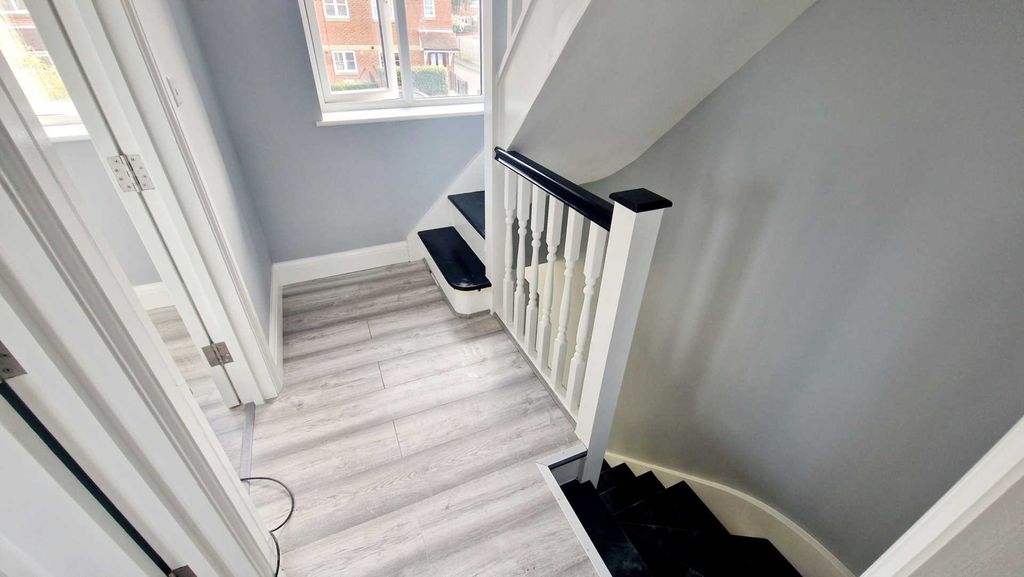 Additional image 18 of 9 bed semi-detached house to rentRockley Road, Luton LU1