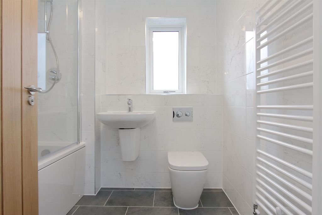 Additional image 13 of 3 bed detached house to rentNetherhampton Road, Salisbury SP2