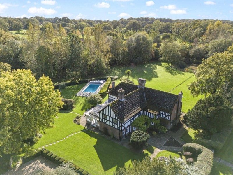6 bed detached house to rentWest Sussex RH13