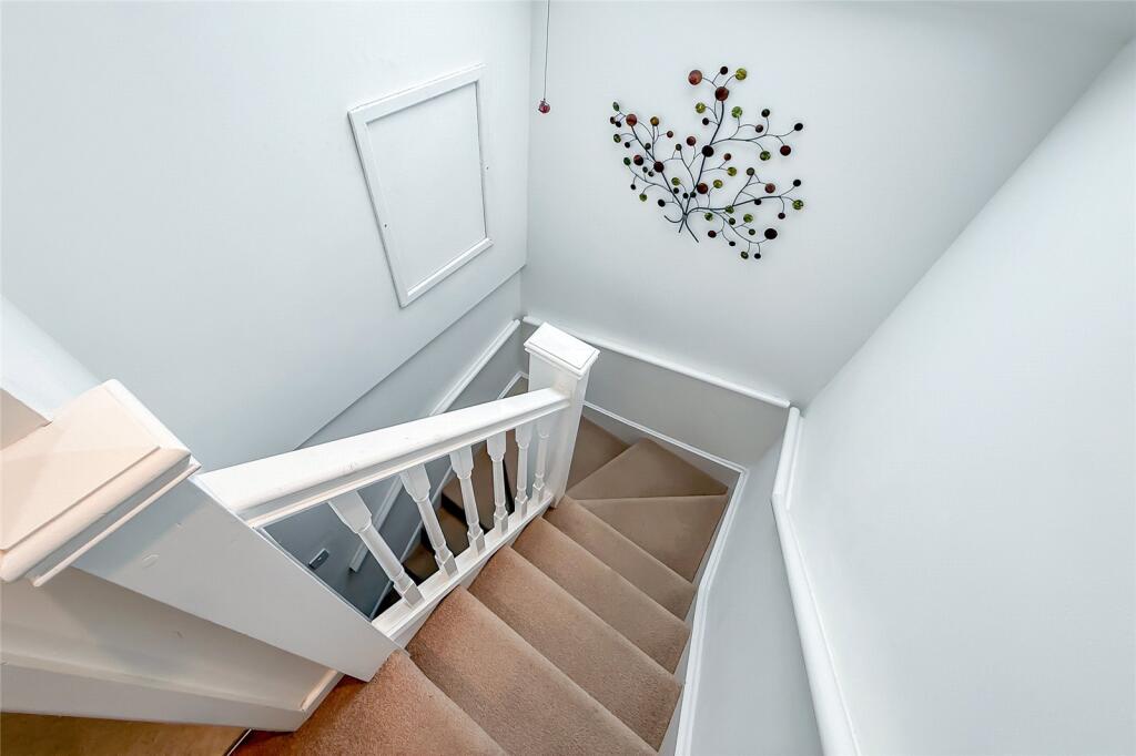 Additional image 18 of Hopground Close, St. Albans, Hertfordshire, AL1