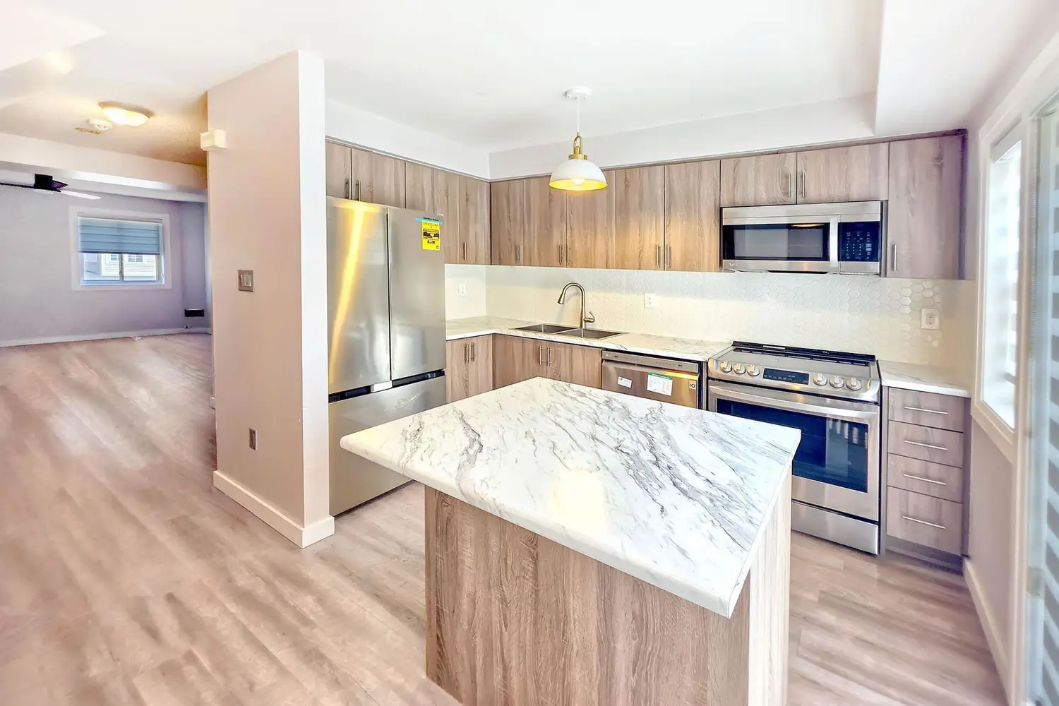 Additional image 5 of 98 Spadina Road