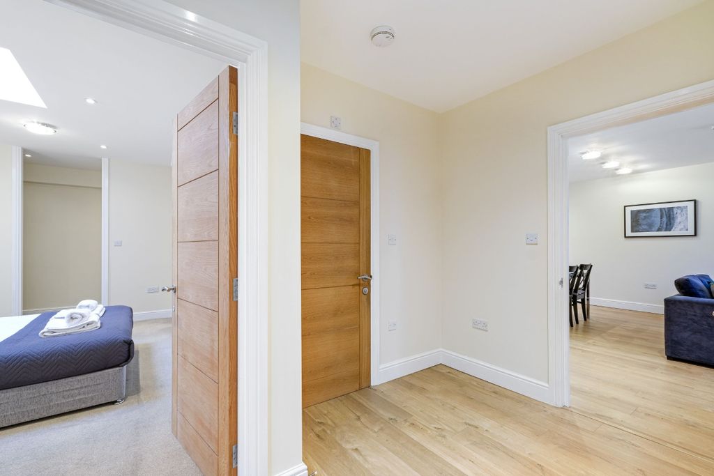 Additional image 31 of 3 bed flat to rentQueen Street, Maidenhead SL6