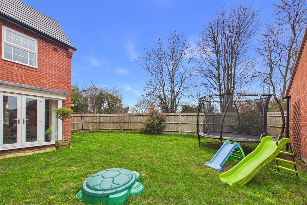 Additional image 27 of 5 bed detached house to rentGalloway Road, Drakelow, Burton-On-Trent DE15
