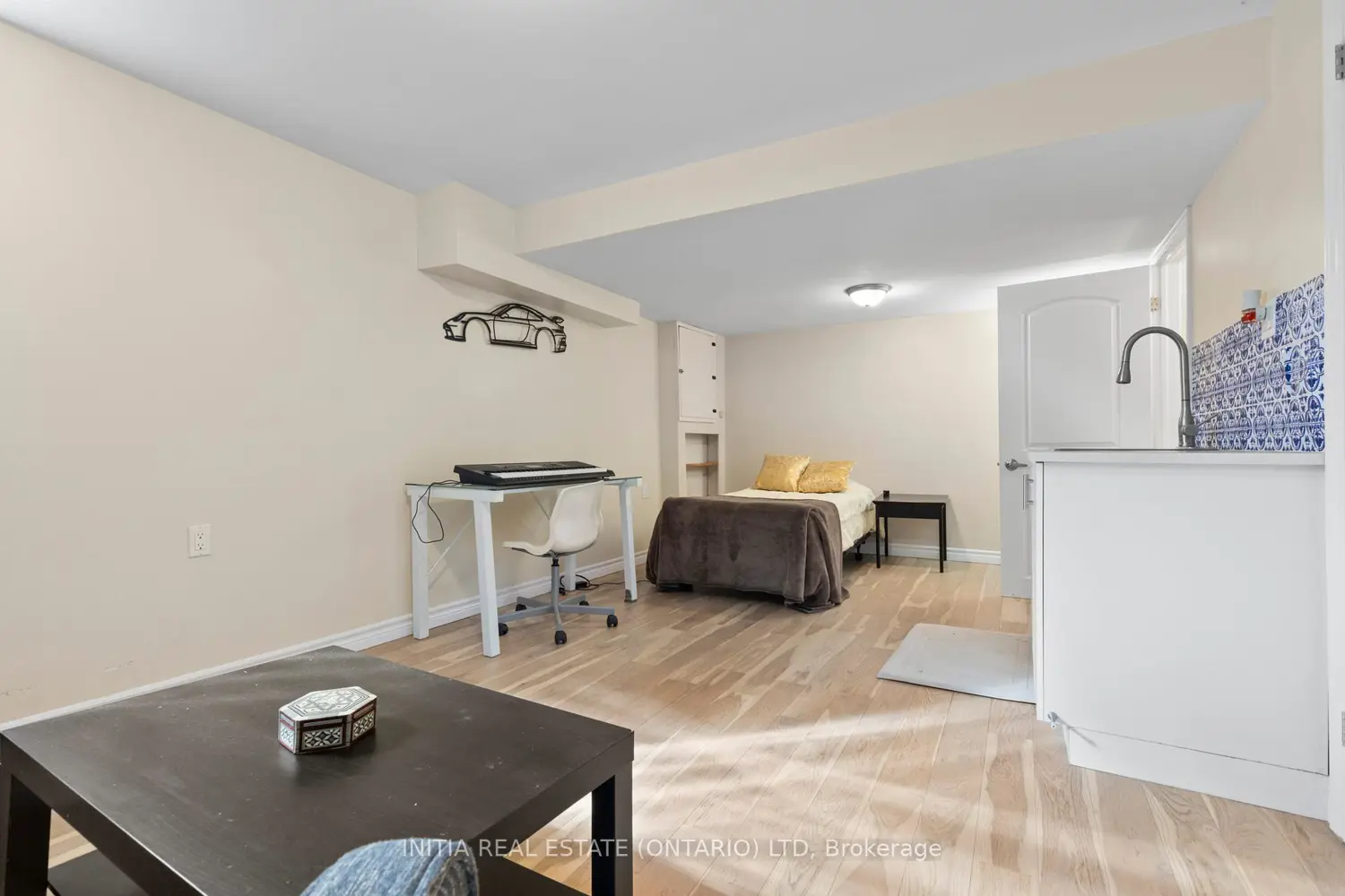 Additional image 17 of 700 Osgoode Drive 16