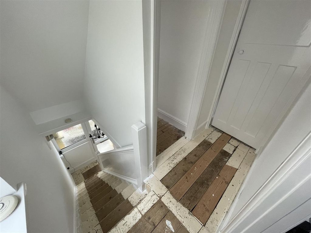 Additional image 13 of 3 bed semi-detached house to rentBethania Road, Upper Tumble, Llanelli SA14