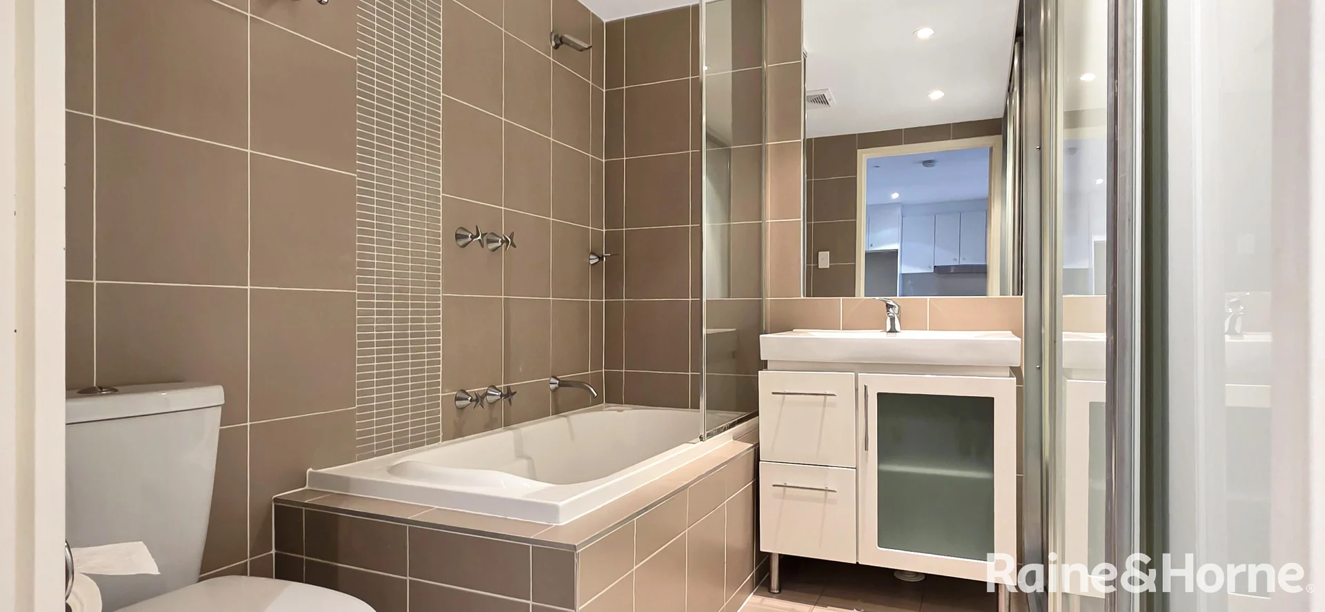 Additional image 8 of 6D/17 Uriarra Road, Queanbeyan NSW 2620