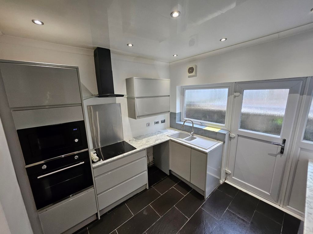 Additional image 9 of 3 bed semi-detached house to rentPemberton Road, Llanelli SA14
