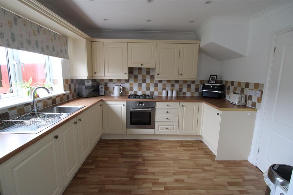 Additional image 7 of 3 bed detached house to rentClos Y Graig, Bargoed CF81
