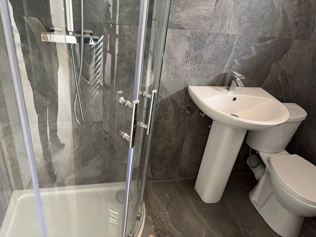 Additional image 10 of 7 bed semi-detached house to rentNorthfields, Dunstable LU5