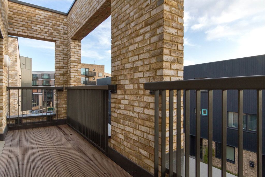 Additional image 6 of 4 bed town house to rentFowler Avenue, Trumpington, Cambridge, Cambridgeshire CB2