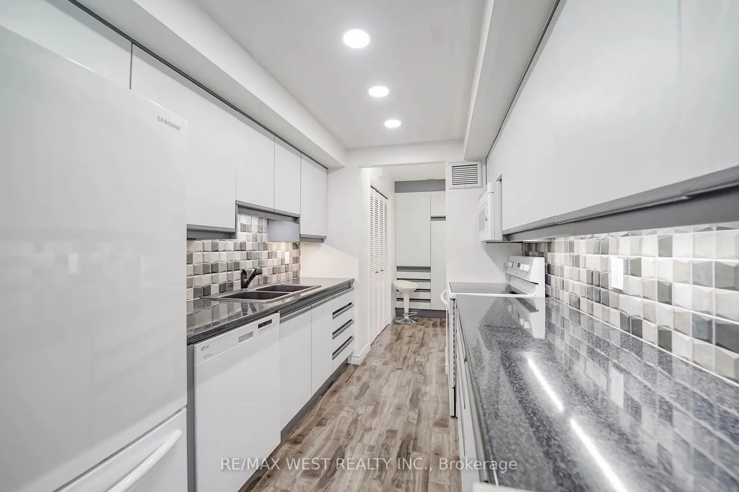 Additional image 2 of 1300 Bloor Street 1709