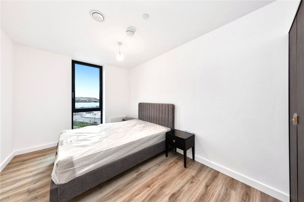 Additional image 5 of 2 bed flat to rentViva Court, Kimpton Road, Luton LU2