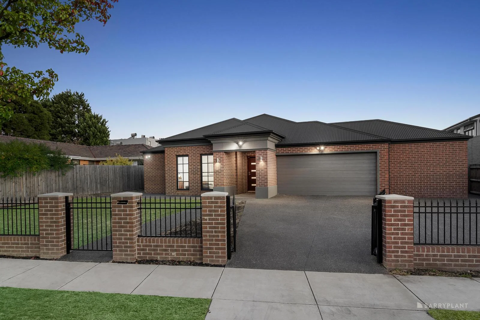 10 Pine Way, Doncaster East VIC 3109
