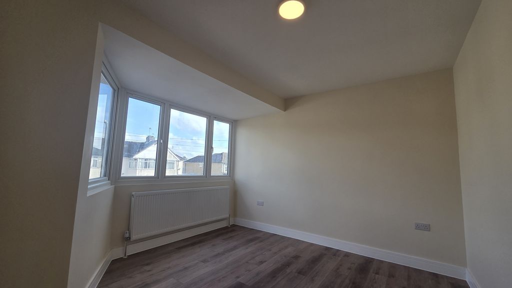 Additional image 4 of 6 bed flat to rentAldborough Spur, Slough, Berkshire SL1