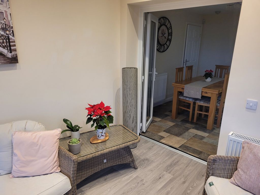 Additional image 8 of 3 bed detached house to rentBedlormie Place, Falkirk FK2