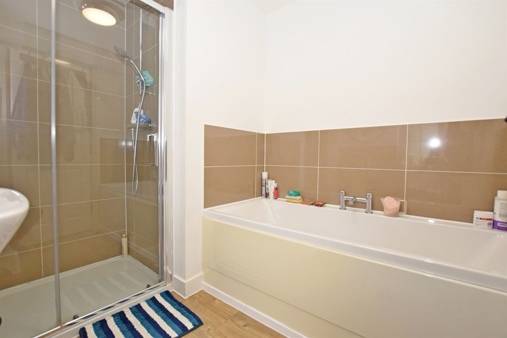 Additional image 12 of 5 bed detached house to rent7 Wellers Close, Felpham, Bognor Regis, West Sussex PO22