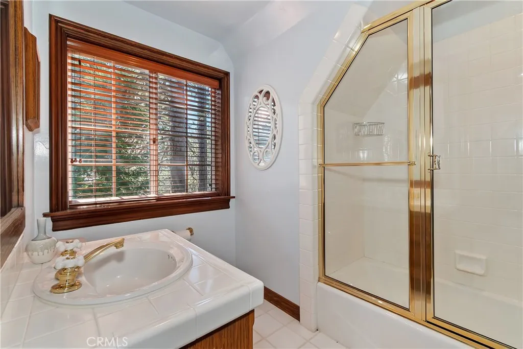 Additional image 118 of 26071 Walnut Hills Dr, Lake Arrowhead, CA 92352