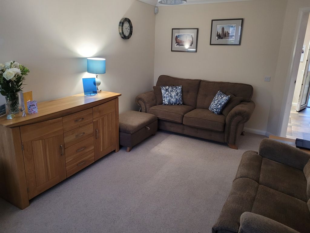 Additional image 2 of 3 bed detached house to rentBedlormie Place, Falkirk FK2