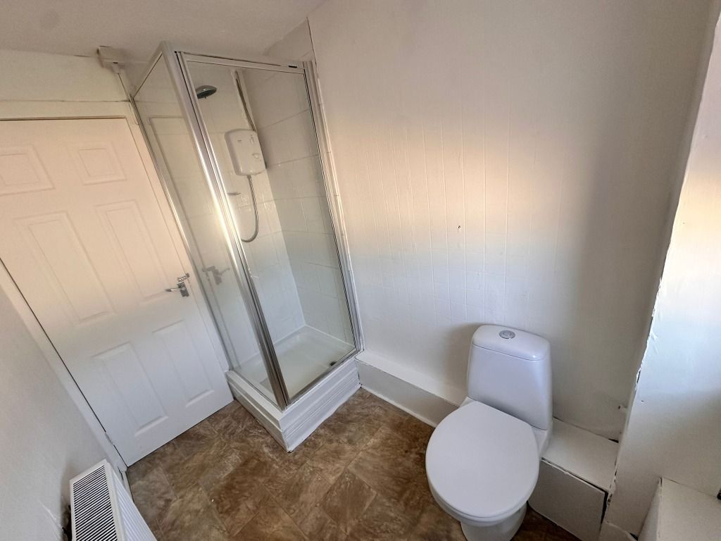 Additional image 7 of 2 bed flat to rentWoodside Crescent, Paisley, Renfrewshire PA1