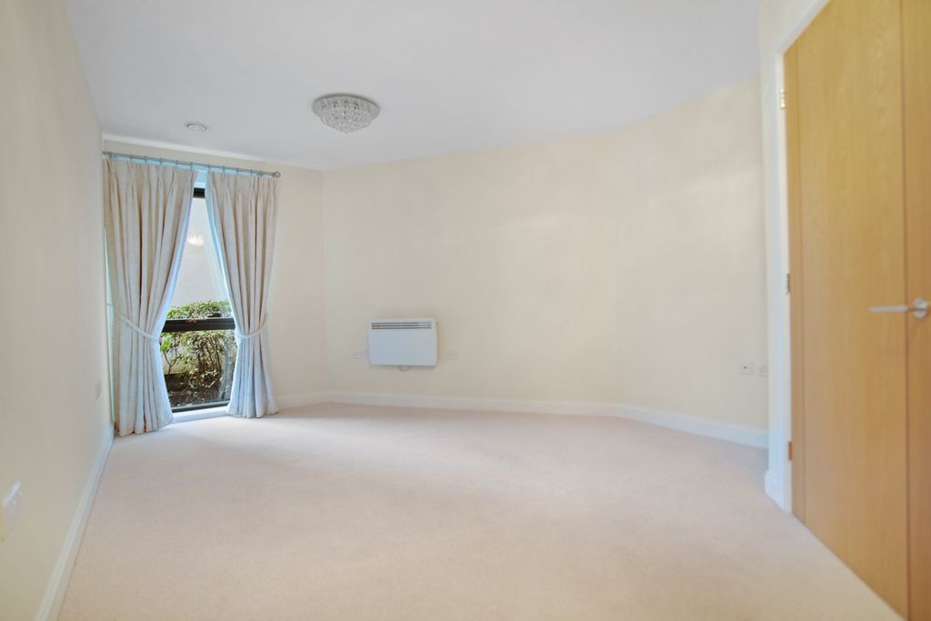 Additional image 5 of 2 bed flat to rentKeeper Close, Taunton TA1