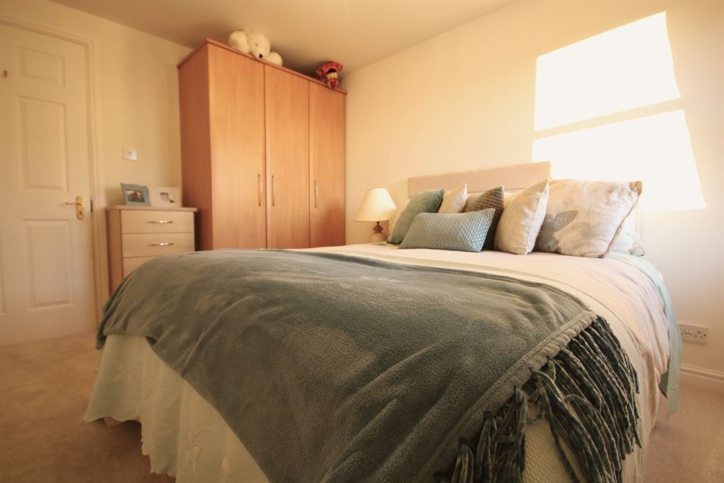 Additional image 10 of 2 bed flat to rentKennerleys Lane, Wilmslow SK9