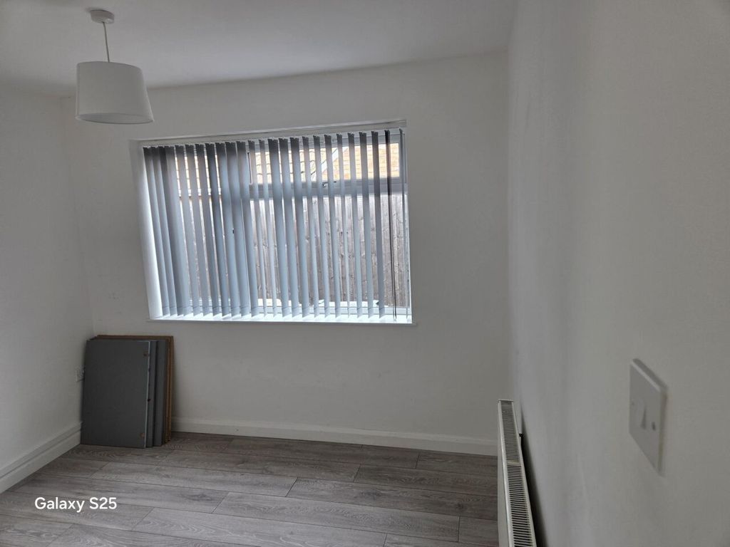 Additional image 16 of 4 bed detached house to rentFieldgate Road, Luton, Bedfordshire LU4