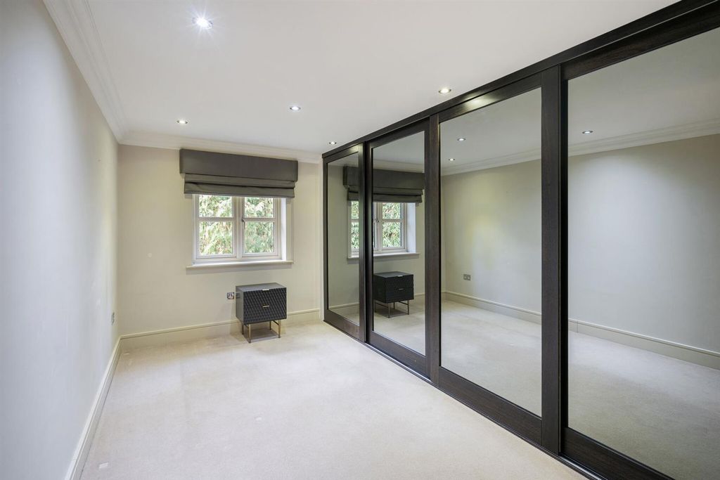 Additional image 9 of 2 bed flat to rentBrockenhurst Road, Ascot SL5
